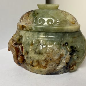 Vintage Jade Incense Burner – Hand Carved Archaic Style Tripod Censer – Mid 19th Century