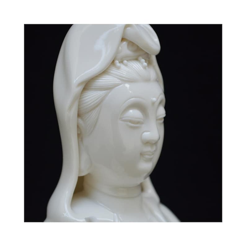 Handcarved White Porcelain Drip Water Guanyin Subduing Dragon Drip Water in Dehua, China image 7