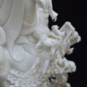 Handcarved White Porcelain Drip Water Guanyin Subduing Dragon Drip Water in Dehua, China image 6