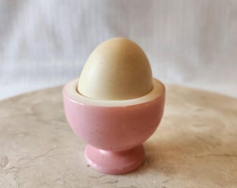 Coquetier vintage en verre rose et blanc avec faux oeuf, décoration printanière 3"