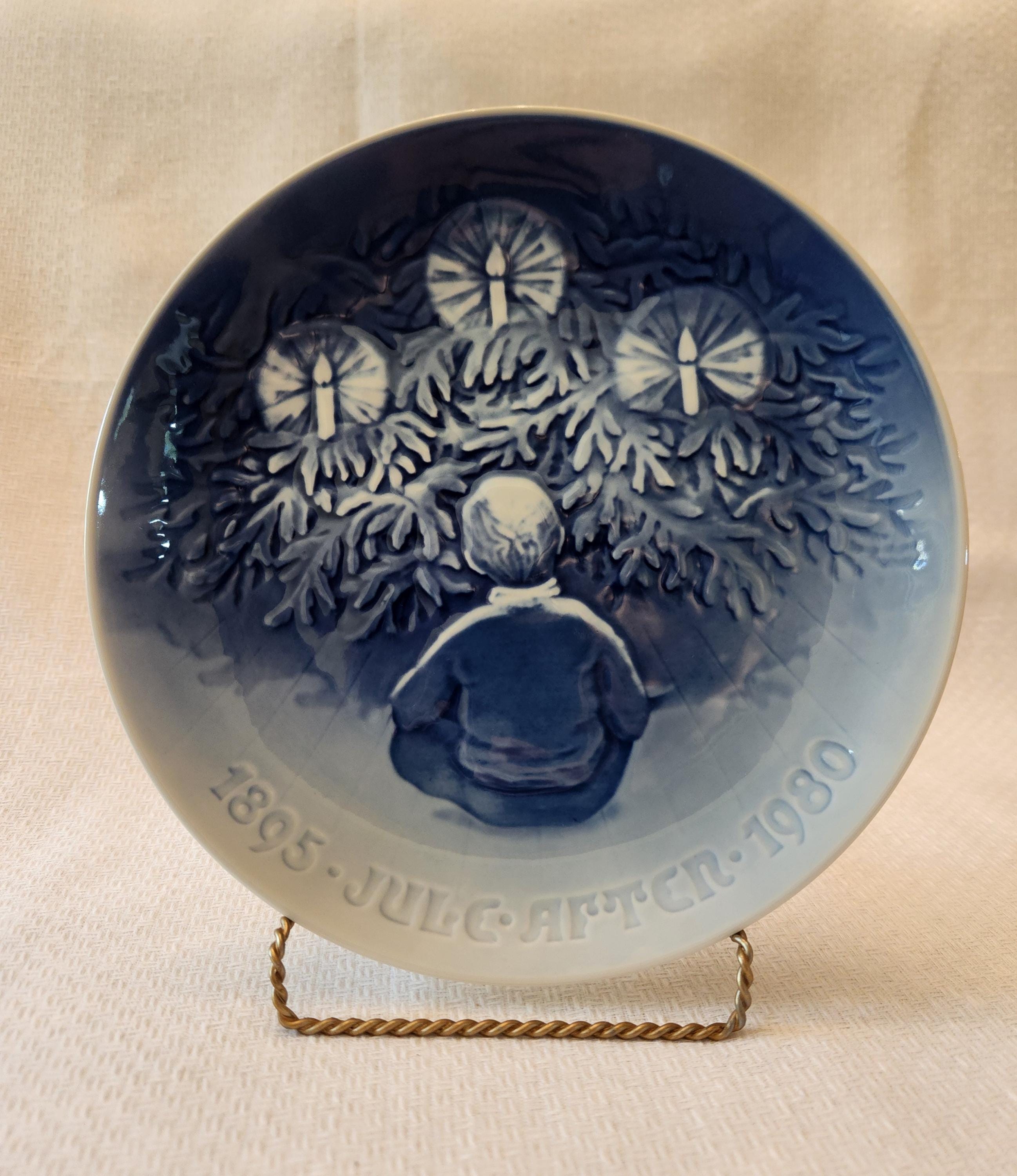 Bing & Grondahl 1895 Jule After 1980 Jubilee Christmas Plate Blue
