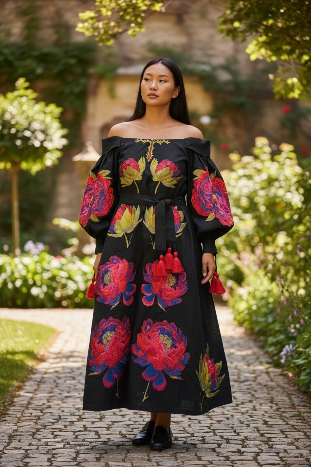 Robe ukrainienne en lin brodé Vyshyvanka | Robe longue fleurie | Robe ...