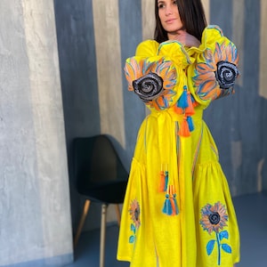 Vestido de lino bordado