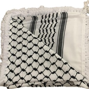 Hirbawi Kuffiya Kuffeyeh Palestina Kuffiyeh Kufiya traditional tassels2