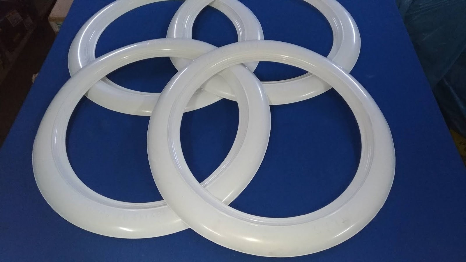 14 Inch White Rubber Ring Set Of4 Etsy