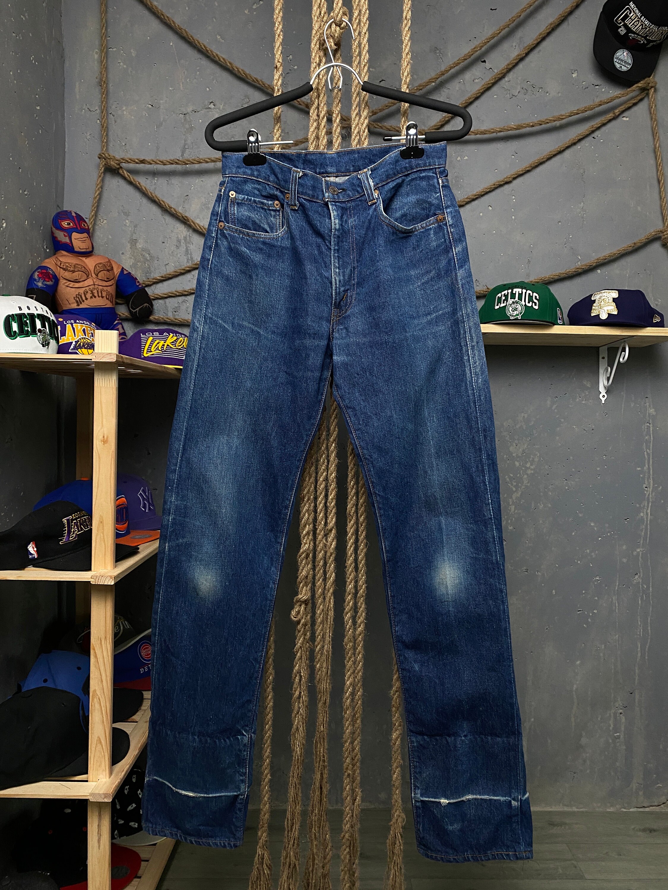 新品 Levi