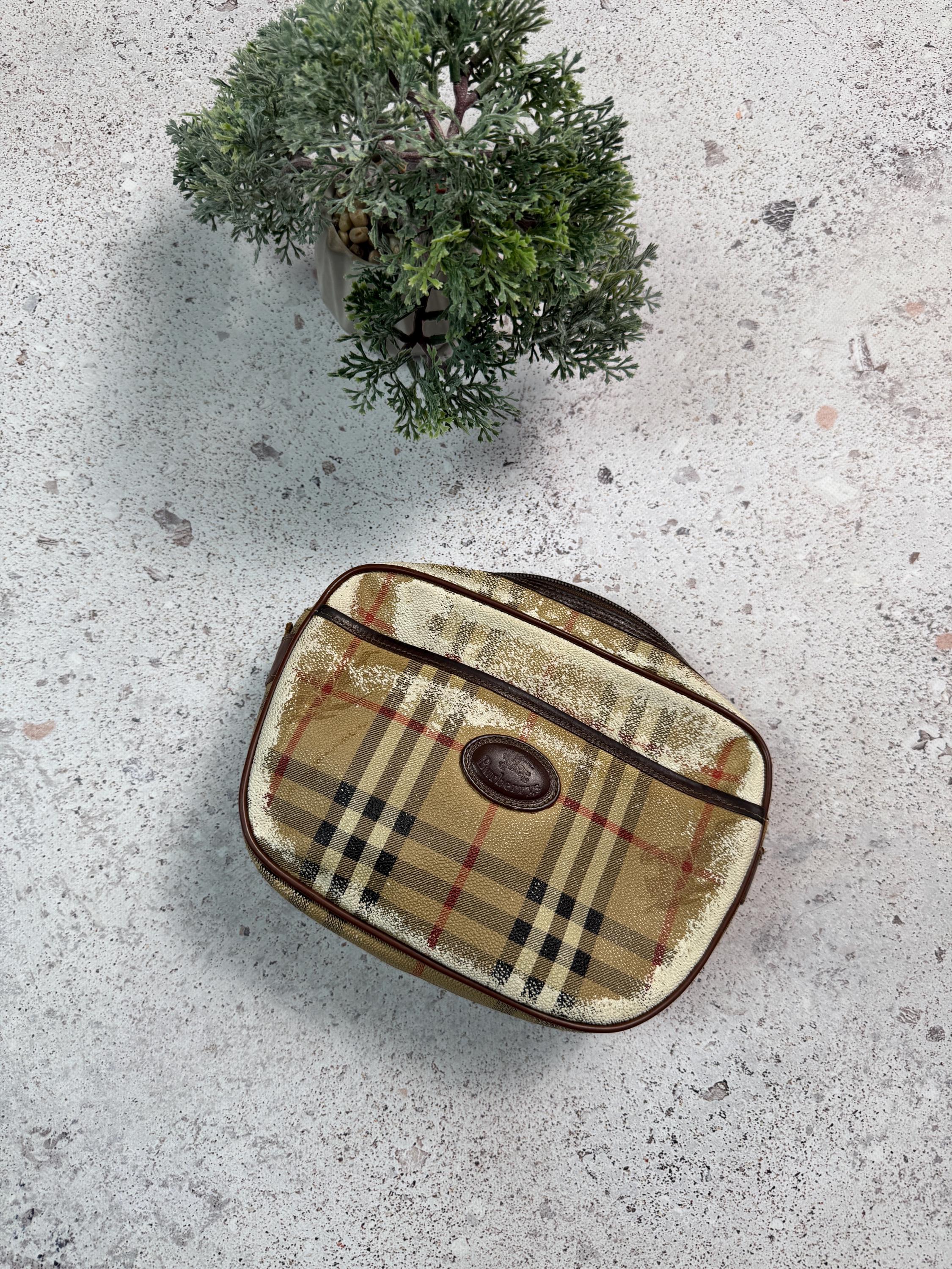 バーバリー プローサム チェック柄 ワンショルダーバッグ ホーボー  