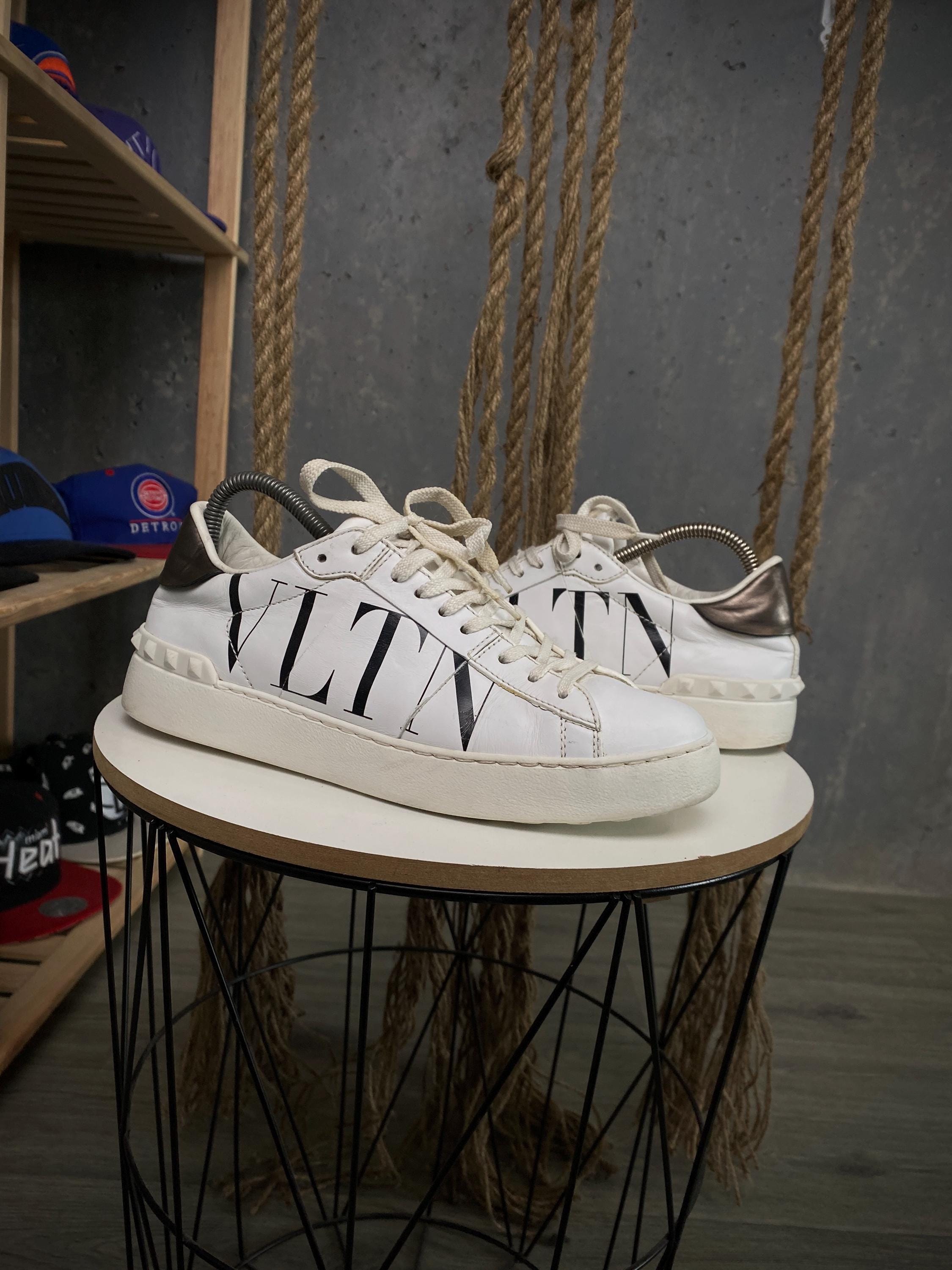 Valentino shoes replica Etsy Italia