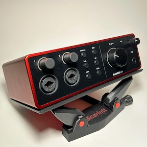 Focusrite Scarlett modern stand cooling stand for Scarlett 4i4 base for Focusrite Scarlet support music studio desk setup for music producer