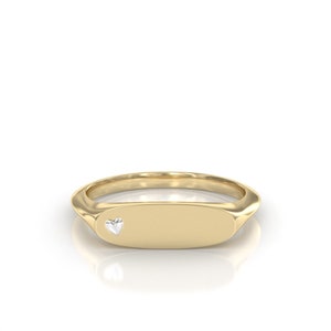 Delicate Heart Signet Ring – 14K/18K Solid Gold Minimalist Pinky Ring – Oval Gold Ring with Tiny Engraved Heart