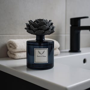 Luxurious Room Fragrance Diffuser | Black Vanilla - 500ml - Dark Blue Bottle - Black Rose Blossom