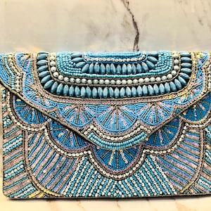 Monedero con cuentas azules / Bolso de hombro bohemio / Bolso bandolera con borlas hecho a mano / Bolso para festivales de verano / Regalo de cordón de algodón para ella / Monedero con cuentas hecho a mano