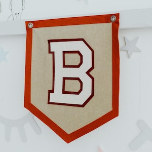 Bandera con iniciales personalizadas, pancarta con una sola letra, pancarta con letras de fieltro personalizadas, decoración infantil, adorno para pared, monograma, letrero para puerta infantil
