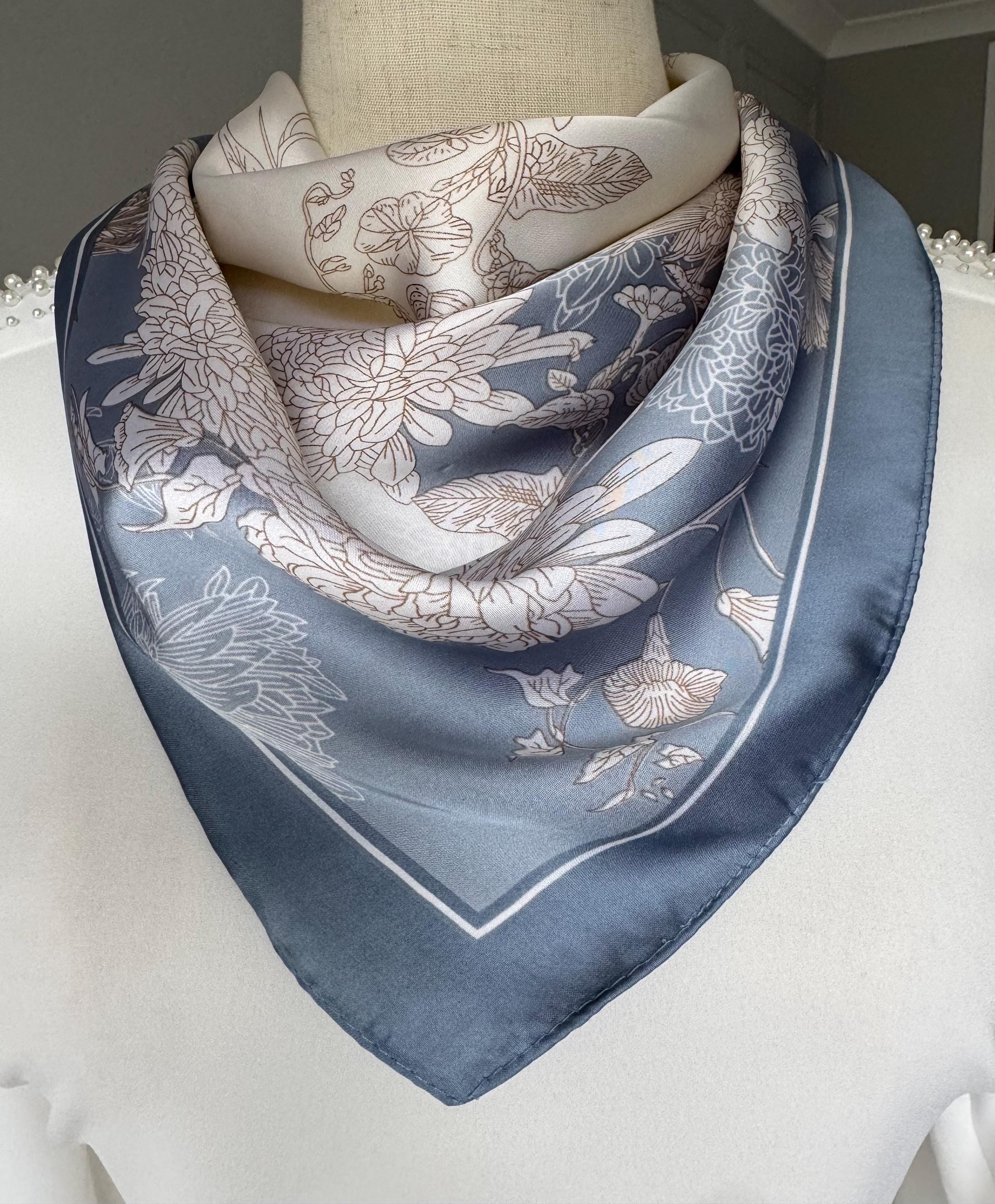 Foulard di Seta Blue Kyoto Bloom - Fazzoletto da Collo Uomo 65cm – LuluLane Foulard di Seta Blue Kyoto Bloom - Fazzoletto da Collo Uomo 65cm – LuluLane