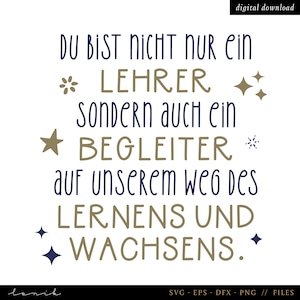 Könnte beinhalten: Ein digitaler Download eines druckbaren Zitates in marineblauem und goldenem Text, das lautet "DU BIST NICHT NUR EIN LEHRER sondern auch ein BEGLEITER auf unserem weg des LERNENS UND WACHSENS." Das Zitat ist von Sternen umgeben.