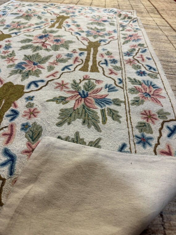 Embroidered Suzani Throw (218 x 148cm) Embroidered Suzani Throw (218 x 148cm)