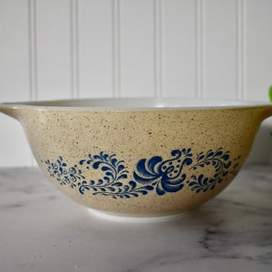 Vintage Pyrex by Corning Homestead Pattern 1 1/2 Quart Cinderella Nesting Bowl 442