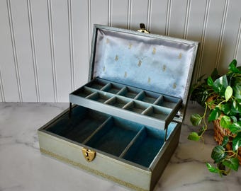vintage Jewelry box ୨୧ * 陶器製の小さな パニエ