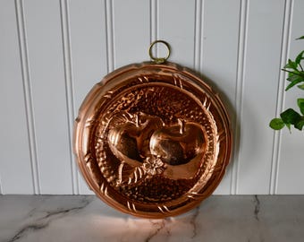 Molde/adorno de pared de cobre con forma de manzanas, estilo vintage de Old Dutch Int'l. (ODI), decoración retro para la cocina.