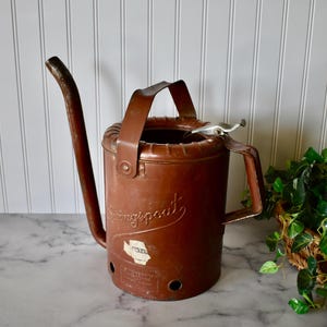 Vintage Swingspout 5 Quart Oil Can with Adjustable Spout, Vintage Garage or Garden Display Piece