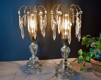 Par de lámparas de mesa estilo cascada de cristal estilo Hollywood Regency vintage con 12 prismas de cristal