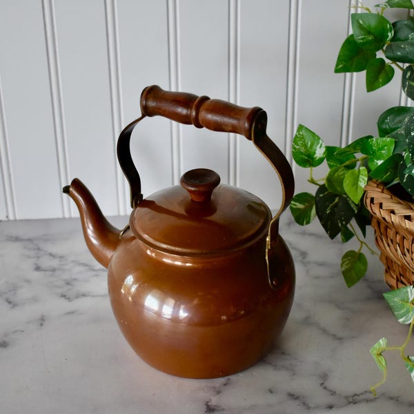 Small Vintage Solid Copper Old Dutch International Teapot with Wooden Handle, Decorative Teapot, Copper Kitchen Decor, Made in Portugal