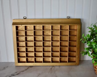 Bandeja pequeña de madera dorada estilo vintage para imprenta tipográfica, vitrina, expositor de objetos de colección.