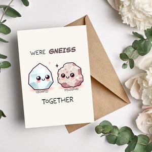 Tarjeta We're Gneiss Together - Rocas de dibujos animados sonrientes - Saludo con temática de geología punny - Regalo divertido de ciencia nerd para amigo, compañero de equipo, amante del rock