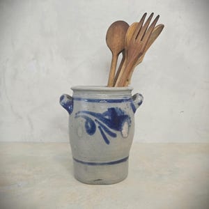 Antigua olla de cerámica alemana Westerwald esmaltada con sal, de 1 litro, para decoración rústica de cocina.