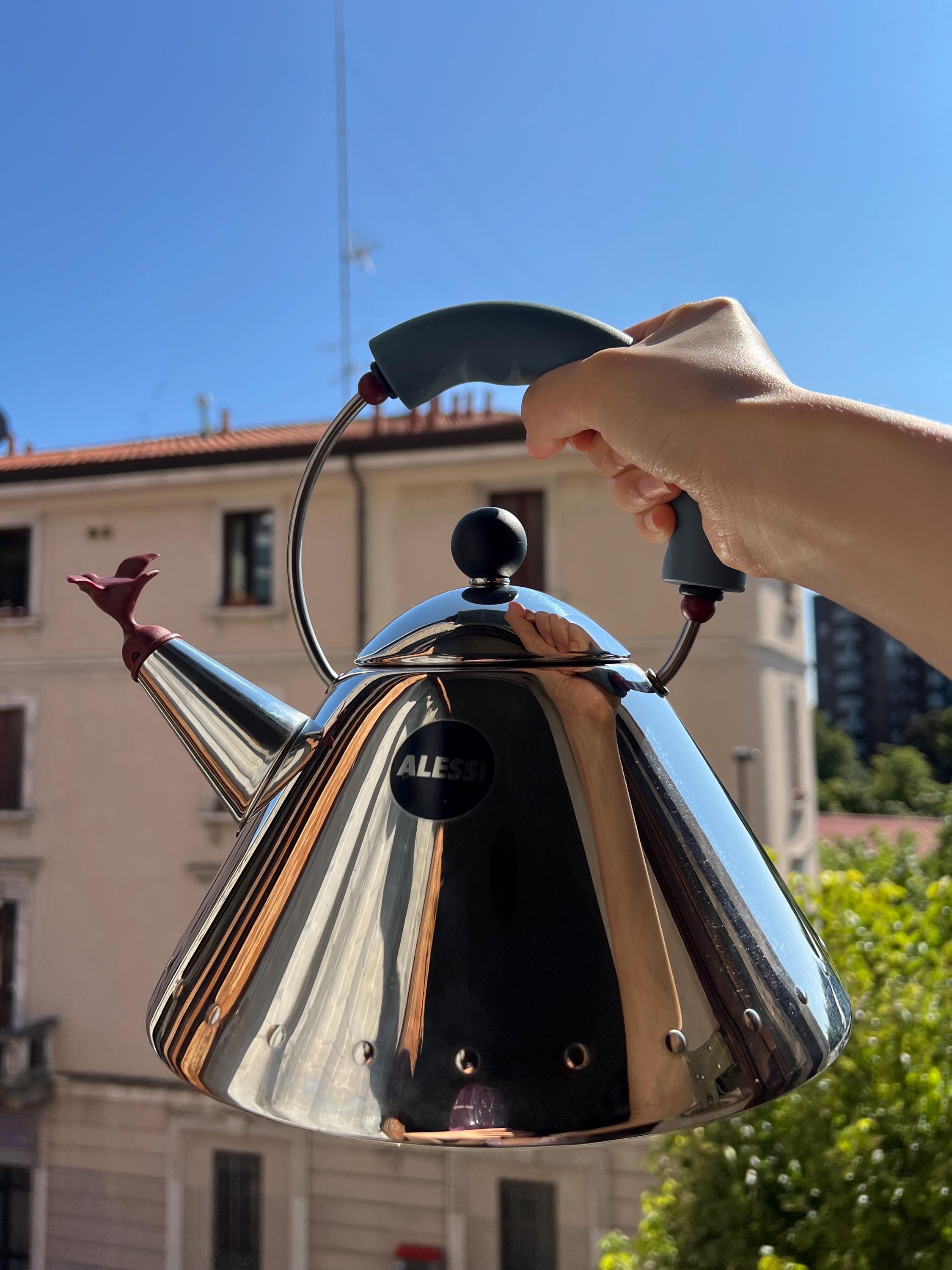 Alessi 9093 Vintage Stainless Steel Kettle – Iconic Bird Whistle