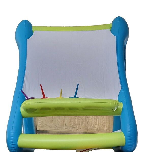 Inflatable Easel with Paints Inflatable Easel with Paints