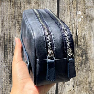 Clutch de cuero personalizado para hombres, bolso de mano chic con correa para la muñeca, regalos para padrinos de boda.