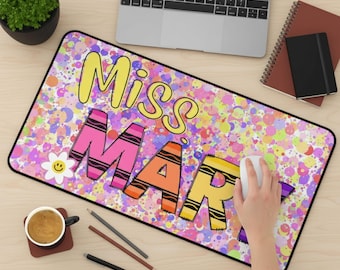 Personalisierte Lehrerschreibtisch, Schule Mauspad, Schreibtischmatte für Lehrer, Geschenk für den Klassenzimmer Schreibtisch, Wohnkultur Geschenke für Lehrer Freund, individueller Name