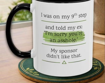 Divertida taza de 12 pasos con la frase "El noveno paso se desvió" personalizada con nombre / Regalo para amigo sobrio, padrino o ahijado / Taza con humor sobre los pasos de AA y NA