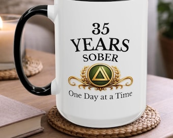 Taza personalizada de cumpleaños para celebrar "35 años de sobriedad" / Taza conmemorativa de los 12 pasos con nombre y fecha de sobriedad / Aniversario de AA