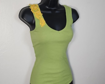 vintage y2k ribbed v neck tank top crochet sequin floral boho fairycore jrs sz m