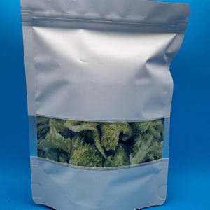 Organic freeze dried broccoli florets