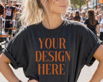 1717 Black CC 1717 Mockup Blank T-Shirt Herbst-Shirt-Mockup Bekleidungs-Mockups Cheerleading-Mockup Football-Shirt-Mockup Schwarzes T-Shirt-Mockup