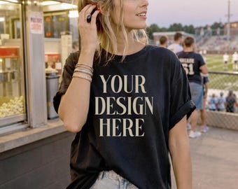 1717 Black CC 1717 Mockup Blank T-Shirt Herbst-Shirt-Mockup Bekleidungs-Mockups Herbstsport-Mockup Football-Shirt-Mockup Schwarzes T-Shirt-Mockup