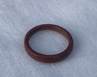 Macadamia nut hand ring