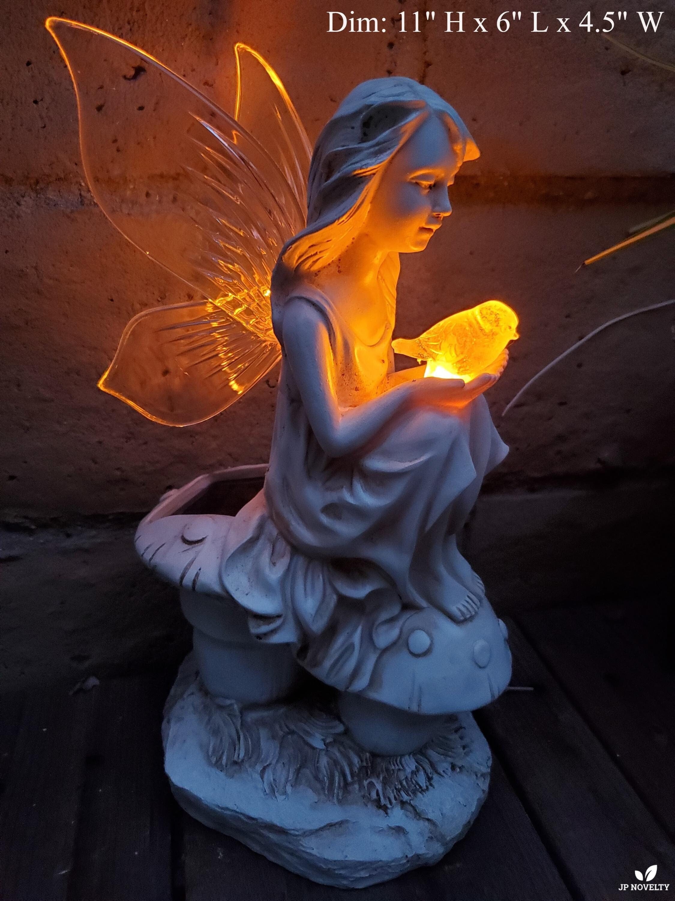 Statua fata con luce solare e uccello canterino ambrato, decorazione da giardino, scultura per esterni per cortile