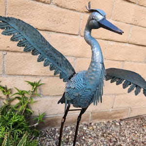 28" H, Metal Blue Heron Statue Looking Down Garden Decor