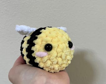 Crochet Mini Bee Plush, Fluffy Amigurumi Plush Mini Bee