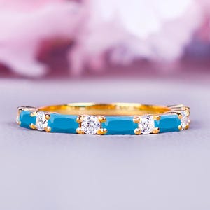 14K Gold Türkis Bandring, Diamant Hälfte Türkis Band, Hochzeit Verlobung Geschenke, stapelbar Bandring, Brautschmuck, Geschenke