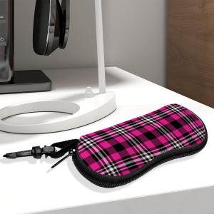 Retro Gingham Check Sunglasses Case - Neoprene Groovy Retro Glasses Case