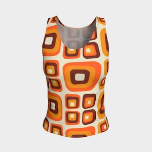 Puede incluir: Un top sin mangas con un patrón geométrico retro en tonos naranja, marrón y crema.