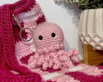 Handgemaakte kwallenamigurumi (met sleutelhanger)