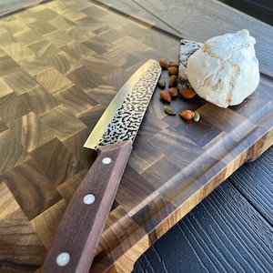 Großes Schneidebrett aus Walnussholz: Butcher Block mit Saftrille, Schneidebrett Bild 13