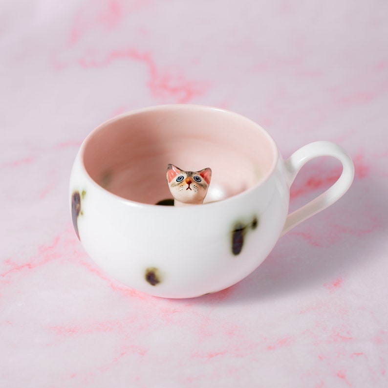 Custom Pet Handmade Coffee Mug Personalized Cat Mug Birthday Gift for Pet Owner Family Gift Cute Dog Puppy Cappuccino Mug Hidden Animal Cup White with paws