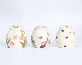 Custom Ceramic Pet Urn Personalized Handmade Foget me not cat urn Red Heart Dog Urn Paw Floral Memorial Pottery Urn for Ashes Unique Pet Urn